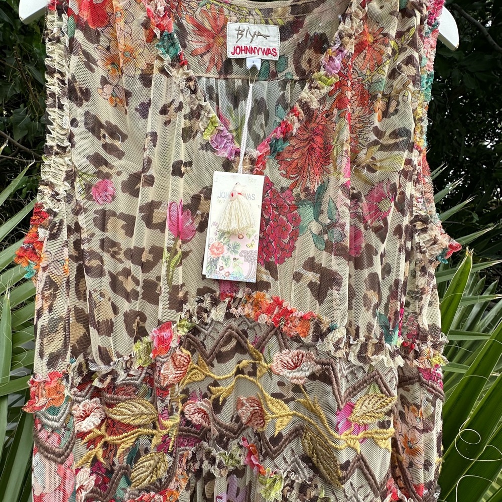 🌹 Johnny was Floral and Leopard Print EMBROIDERED Dress